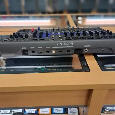 Zoom - LIVETRAK L-12 2